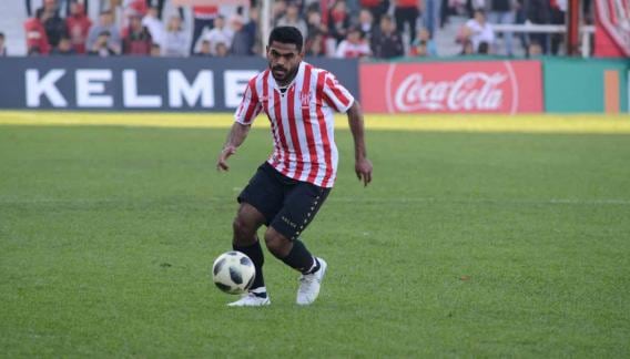 Santiago Moyano, lateral derecho que llegó desde Talleres cedido. No rindió. (La Voz / Archivo).