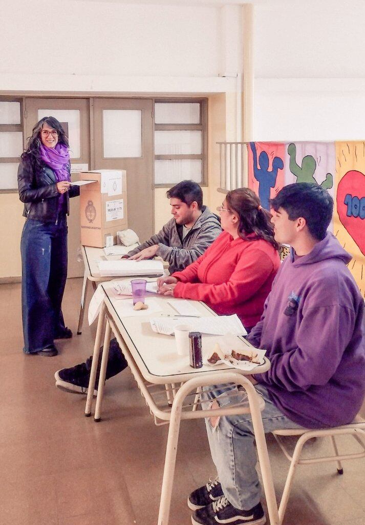 Laura Vilches votó en Córdoba.