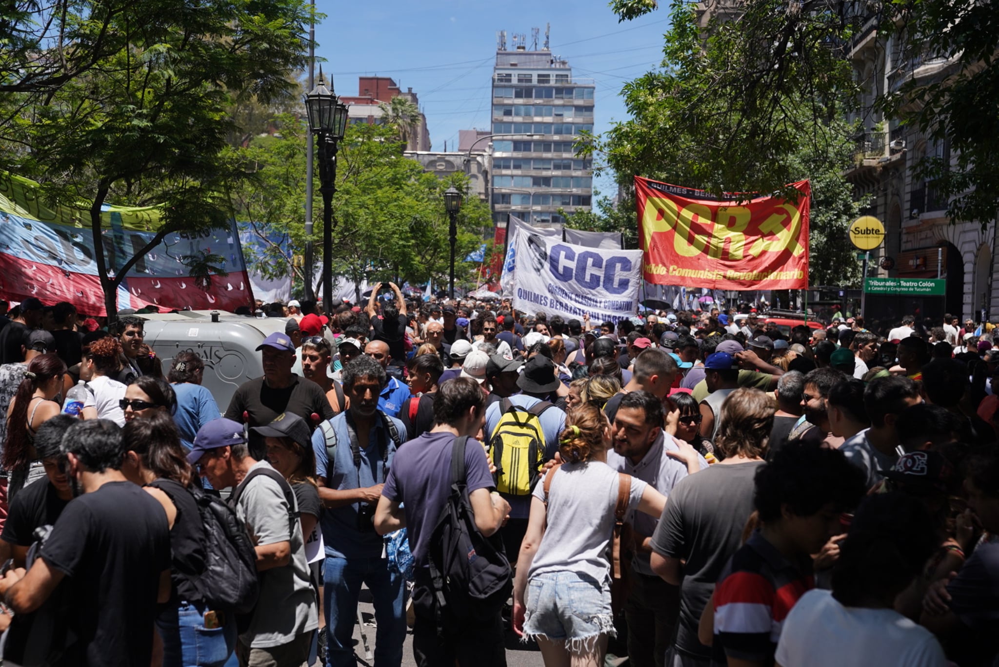 Marcha a Tribunales. Foto: Guillermo Rodríguez Adami.