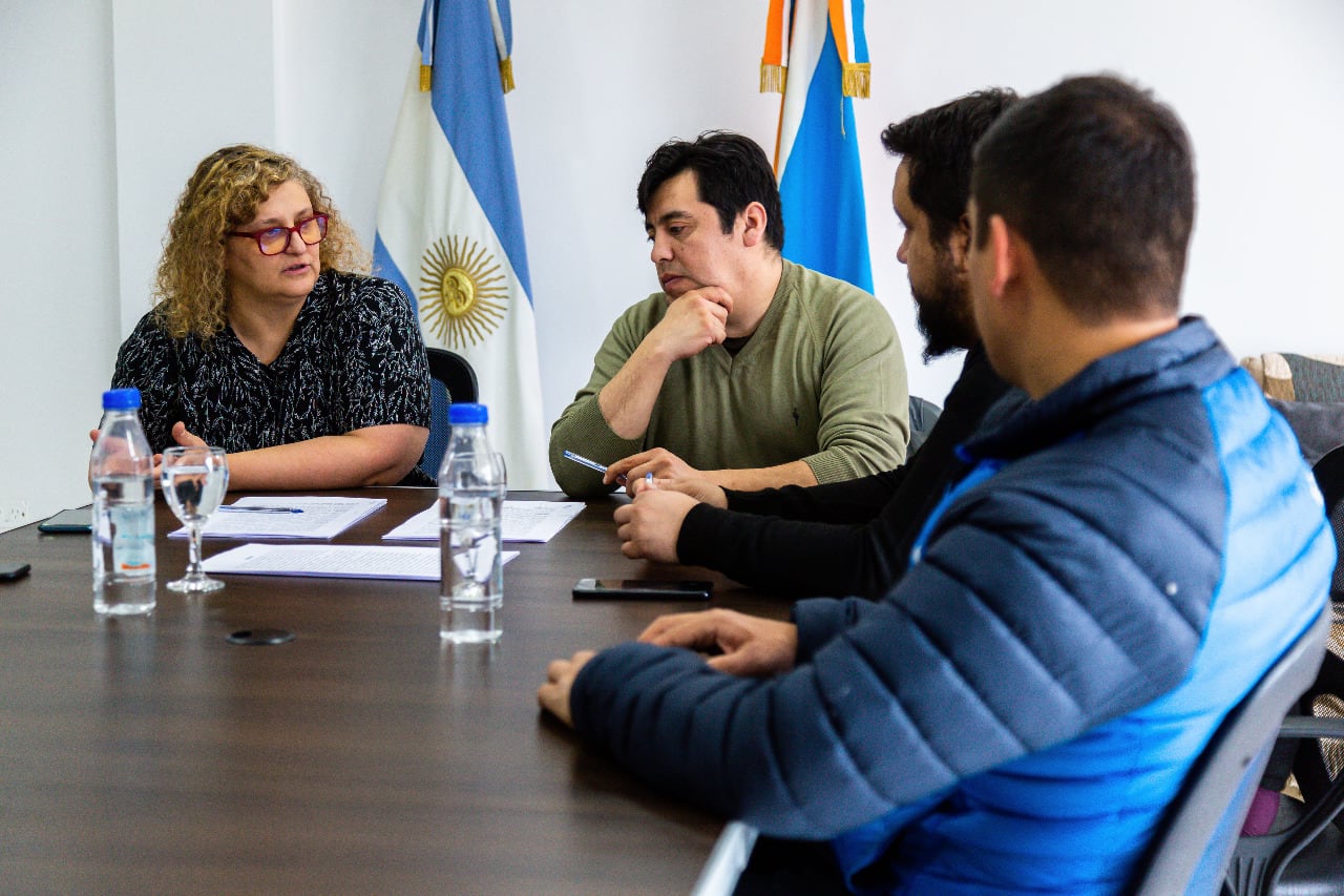 El Gobierno de Tierra del Fuego, AIAS a través del Ministerio de Producción y Ambiente llevó a cabo un convenio de trabajo mancomunado junto al Municipio de Tolhuin.