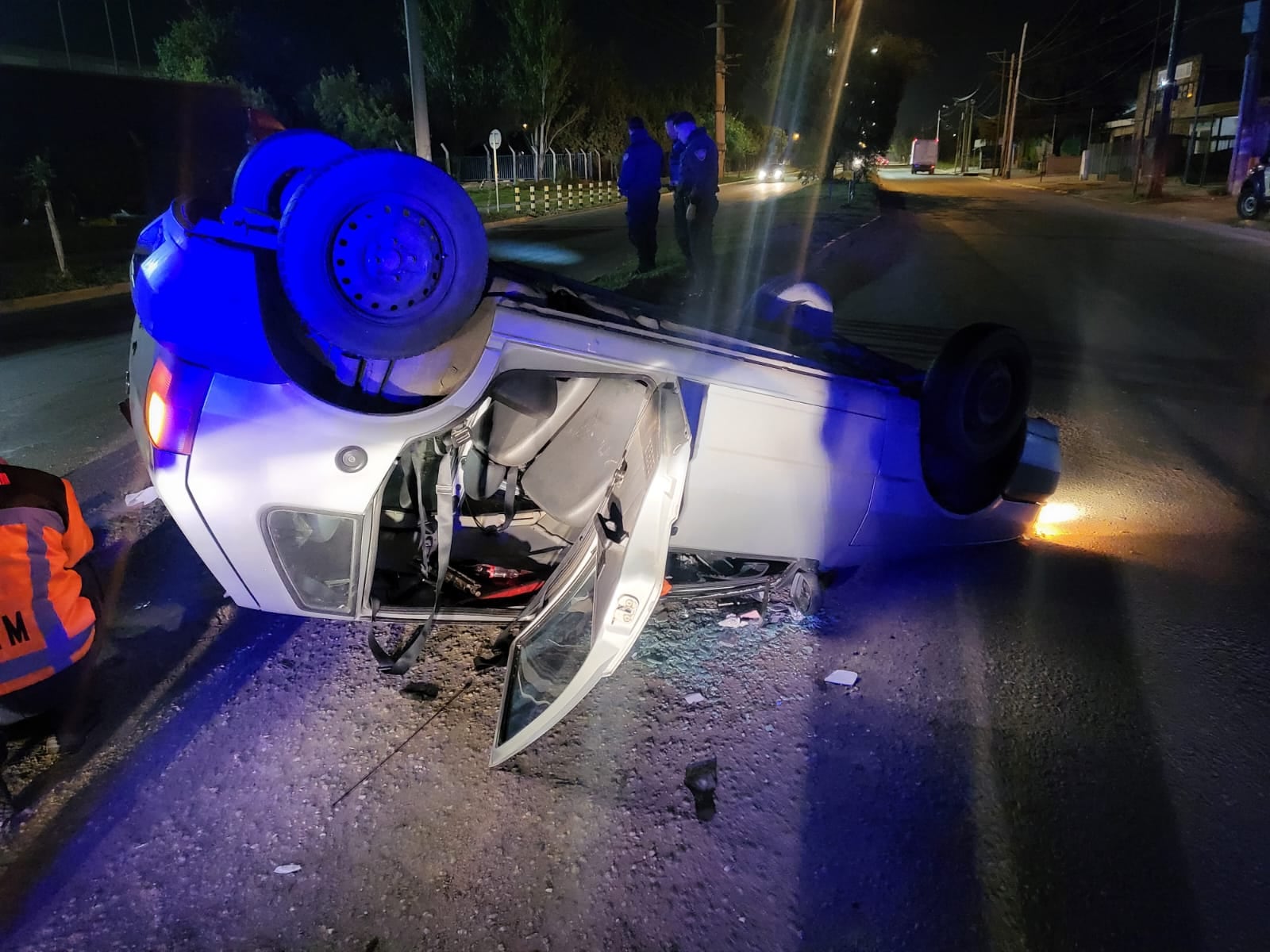 El vuelco del auto. (Policía)