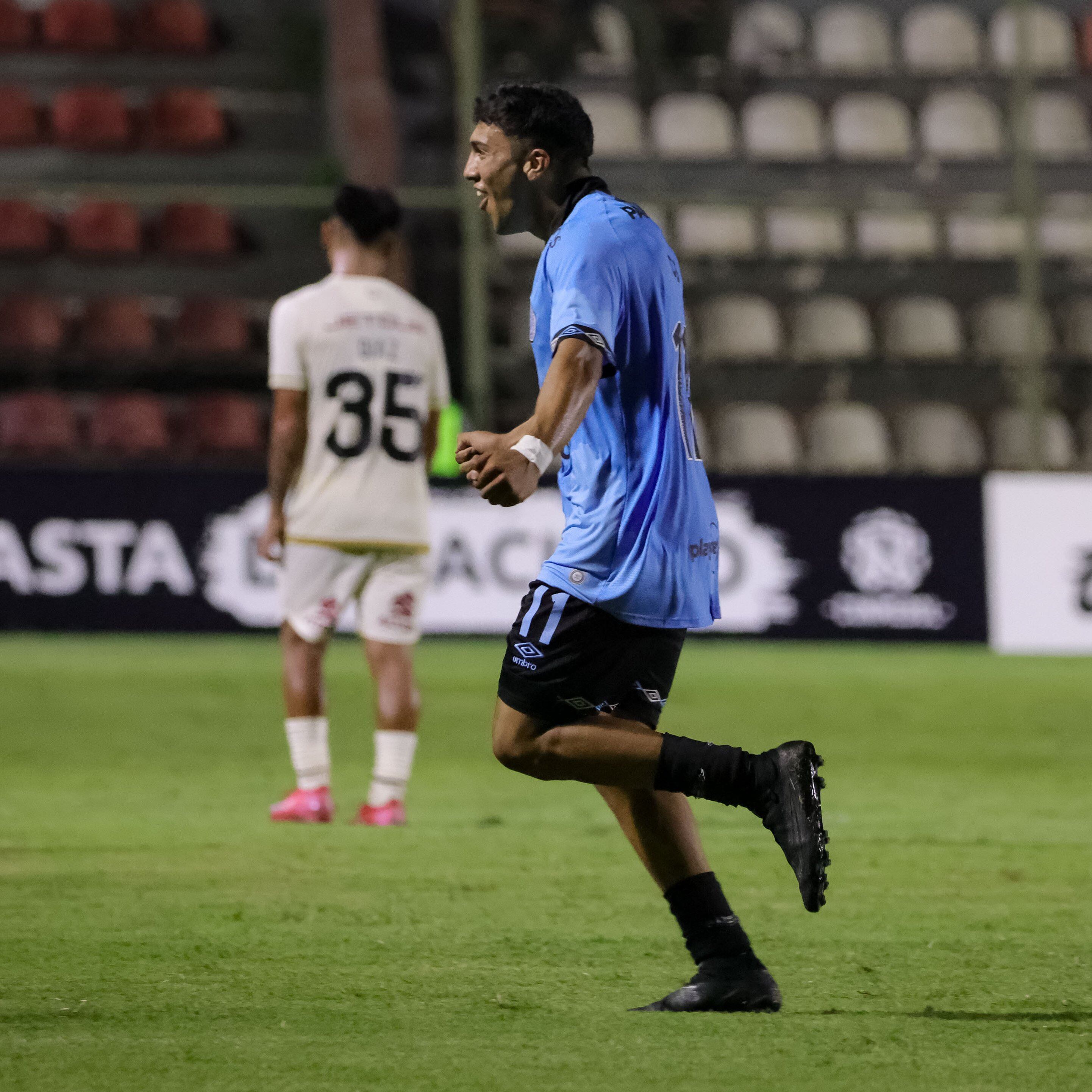 Máximo Oses marcó el segundo tanto de Belgrano en la victoria ante Universitario de Lima, Perú, por la Copa Libertadores Sub 20. (Prensa Belgrano)