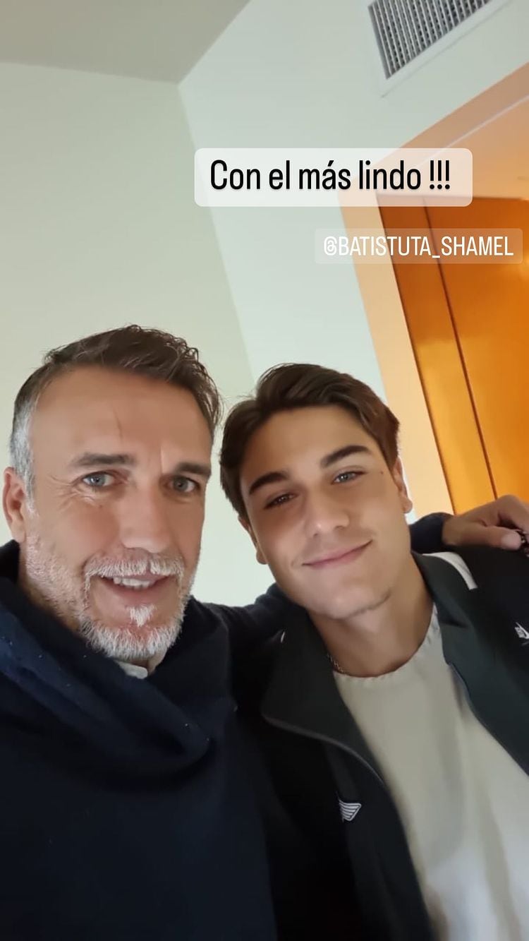 Los Batistuta posaron juntos y se mostraron felices en el reencuentro.