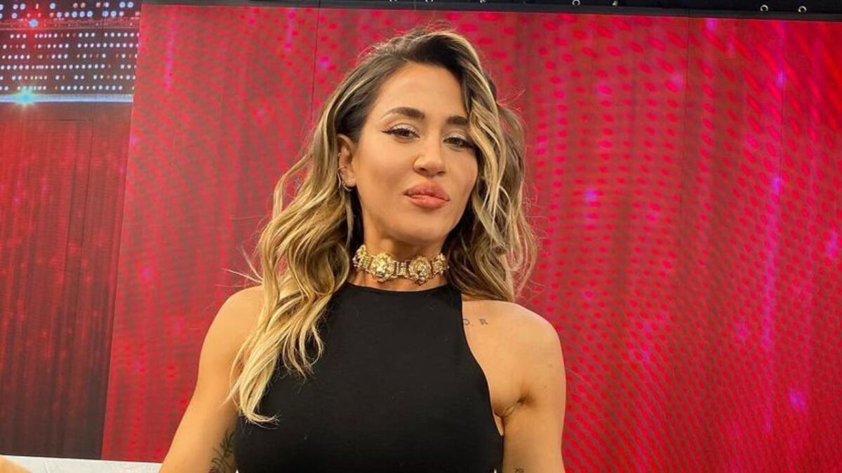 Jimena Barón subió la temperatura desde Necochea con una microbikini de triángulos