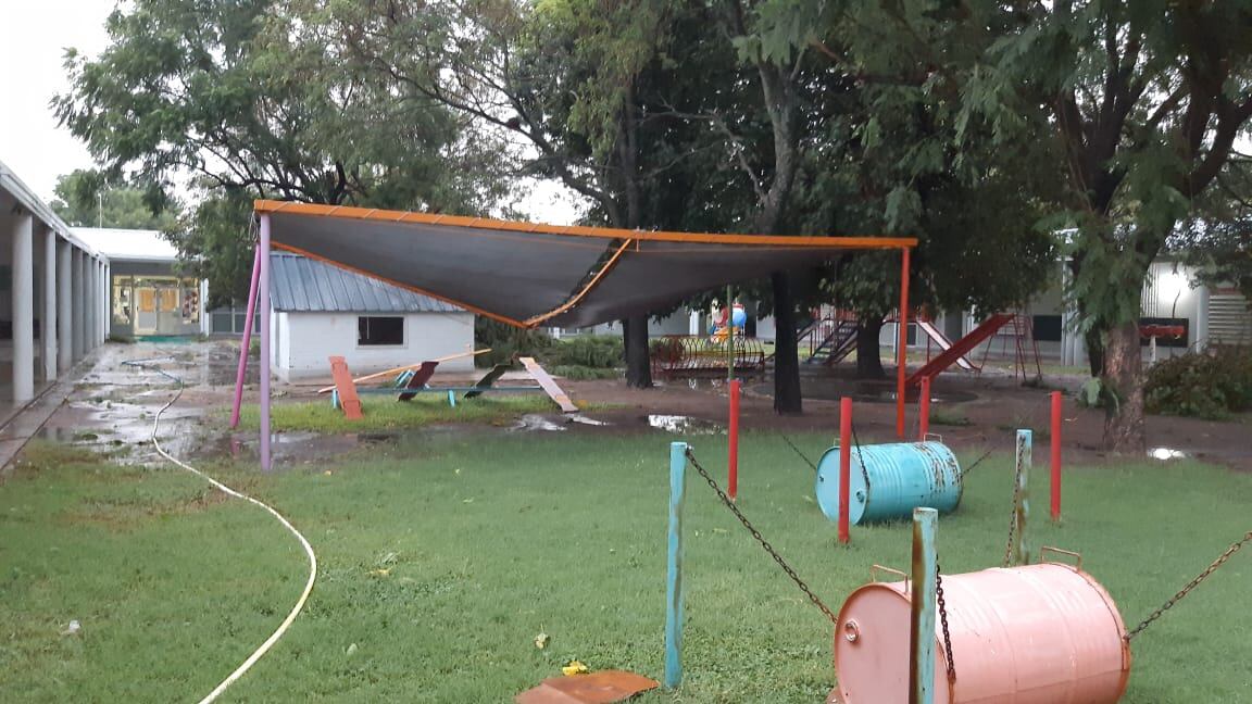 El Jardín de Infantes Nº 102 Alfredo Williner fue uno de los que sufrió las consecuencias de la tormenta