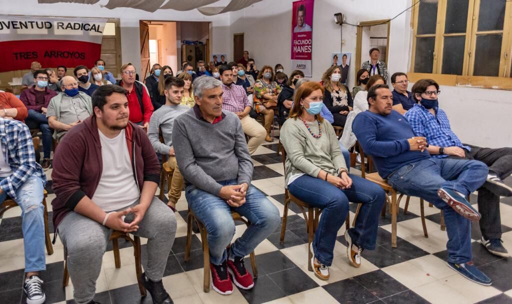 Elecciones 2021: JUNTOS Tres Arroyos presentó a sus candidatos y su equipo de campaña