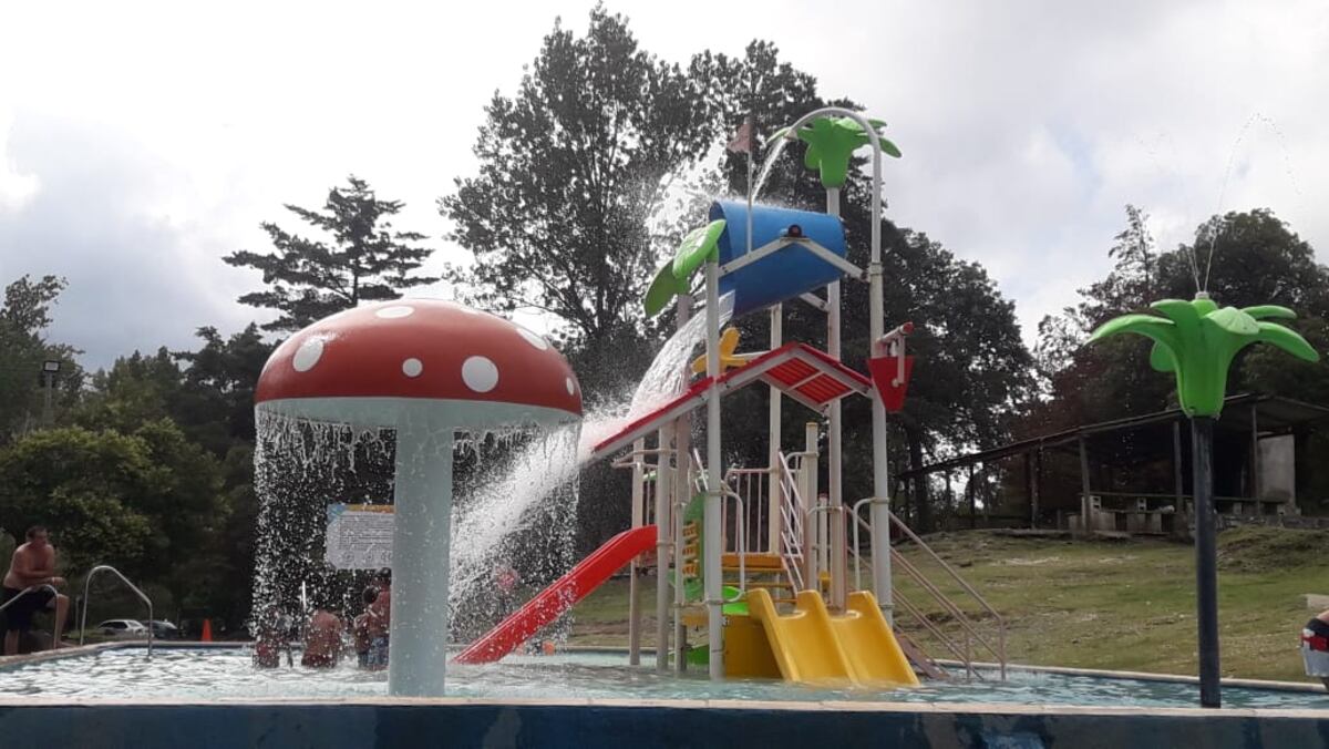 A días del feroz temporal, reabre el “Complejo 7 Cascadas” en La Falda
