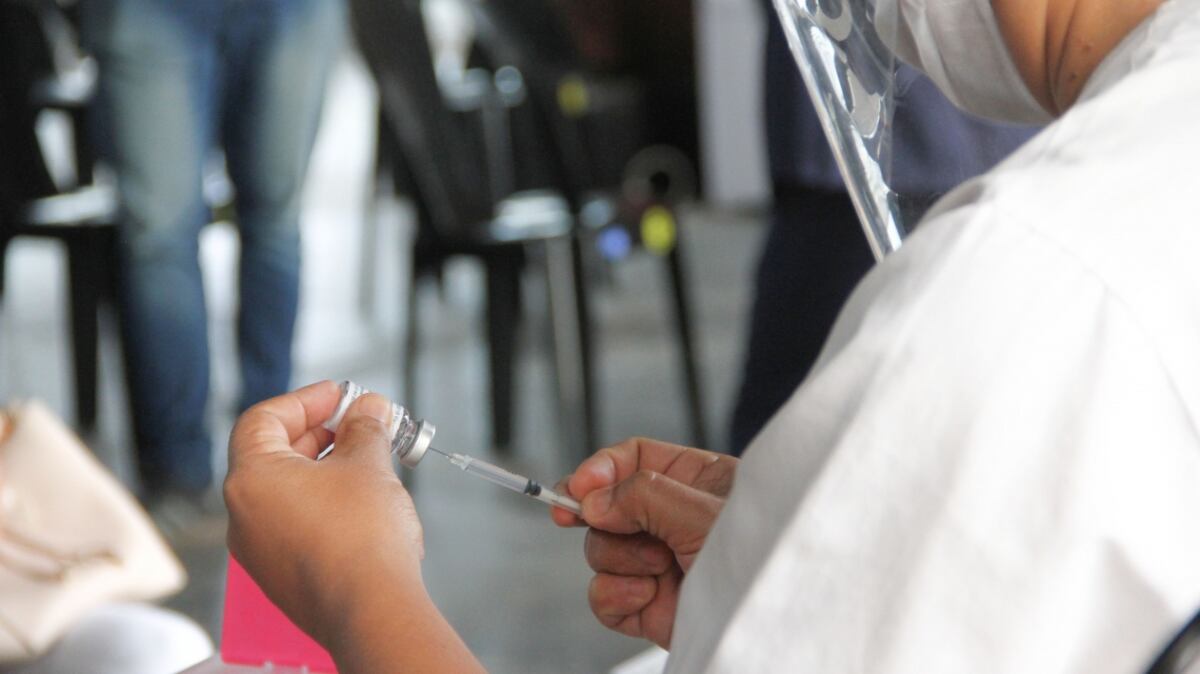 Vacuna COVID-19 en Santa Fe: planean inocular a 80.000 adolescentes en riesgo