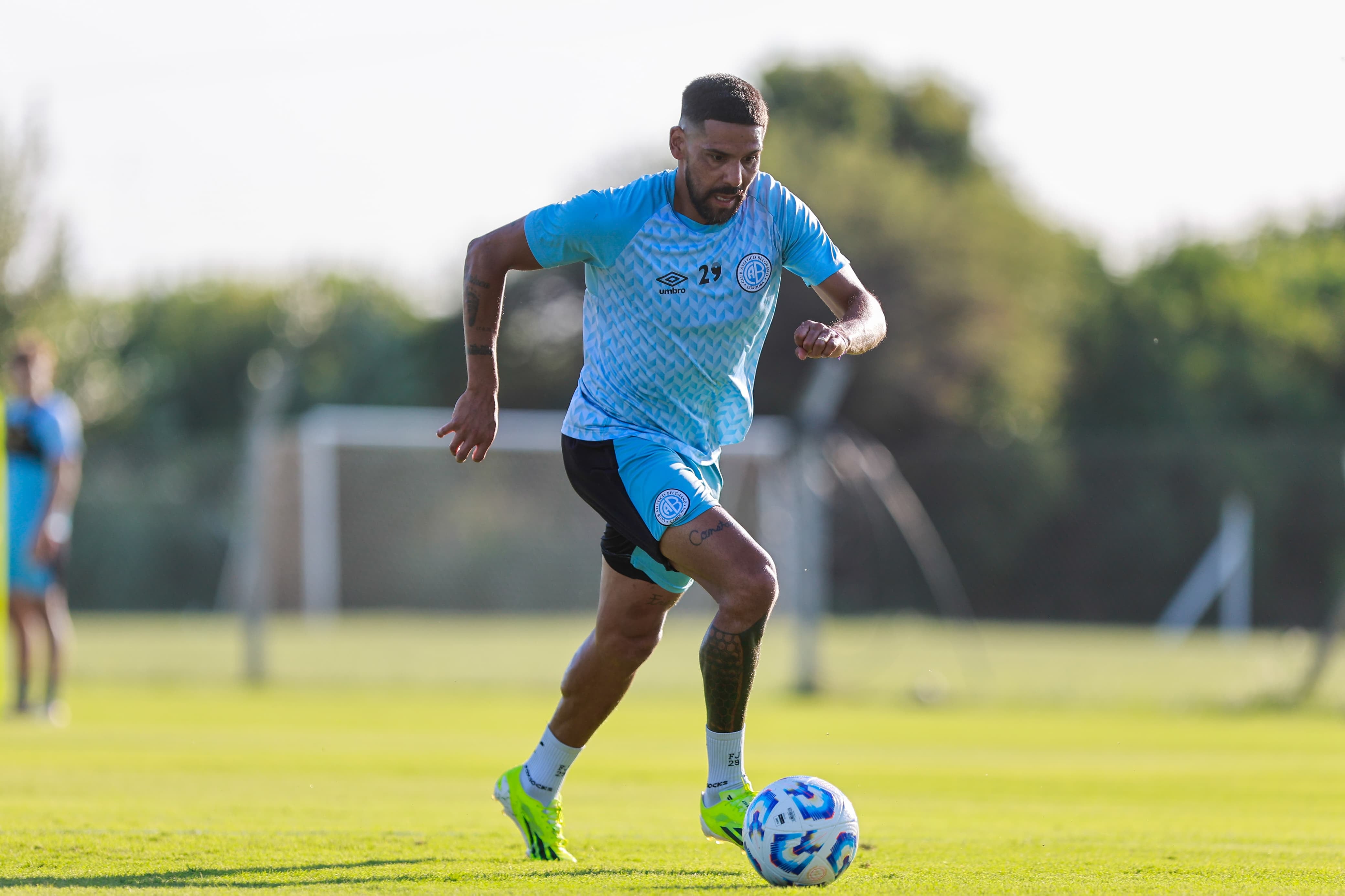 "Si todo fluye, y todo sale, vamos a lograr cosas importantes”, destacó Franco Jara, el goleador de Belgrano de cara al 2025. (Prensa Belgrano)