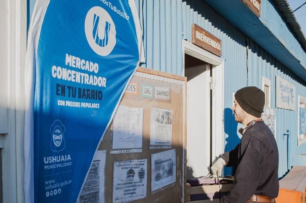 El Mercado Concentrador comenzó en marzo, en el Centro Cultural "Esther Fadul", pero también comenzó a llevar los productos a distintos barrios de la ciudad.