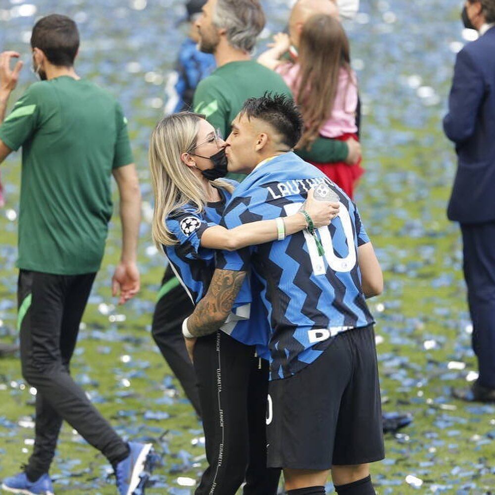 Agustina y Lautaro súper enamorados. 