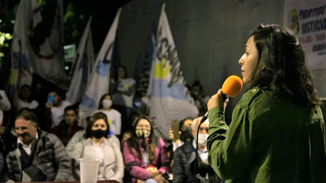 “La victoria del peronismo y recuperar nuestra provincia va depender de todos nosotros", les dijo Leila Chaher a los presentes en el acto en recordación del 17 de octubre de 1945.