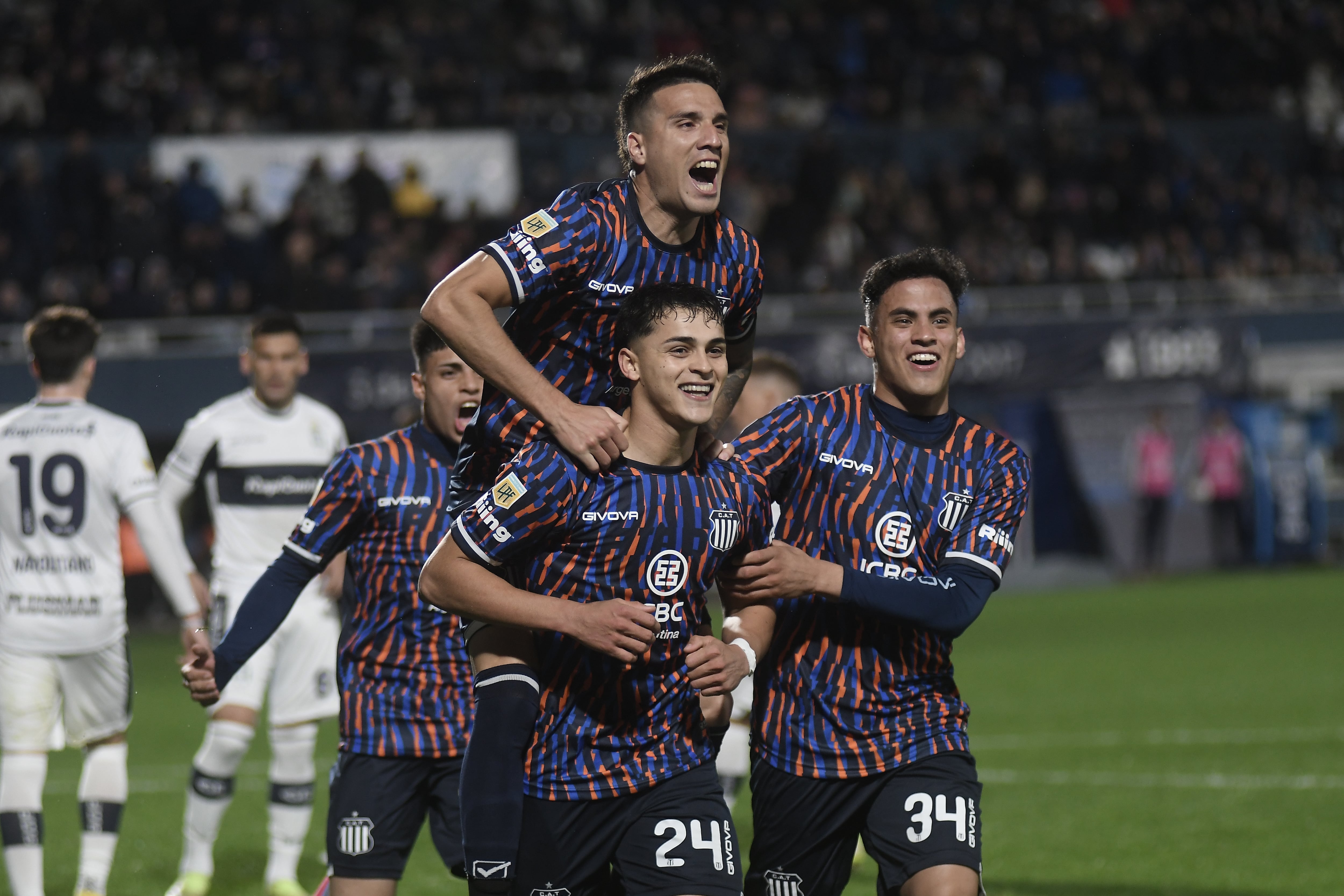 Ramón Sosa, la gran figura de Talleres ante Gimnasia. (Federico López Claro / La Voz).