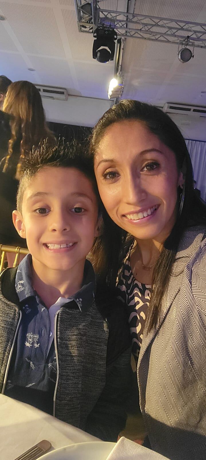 Cecilia Biagioli y su hijo Joaquín.