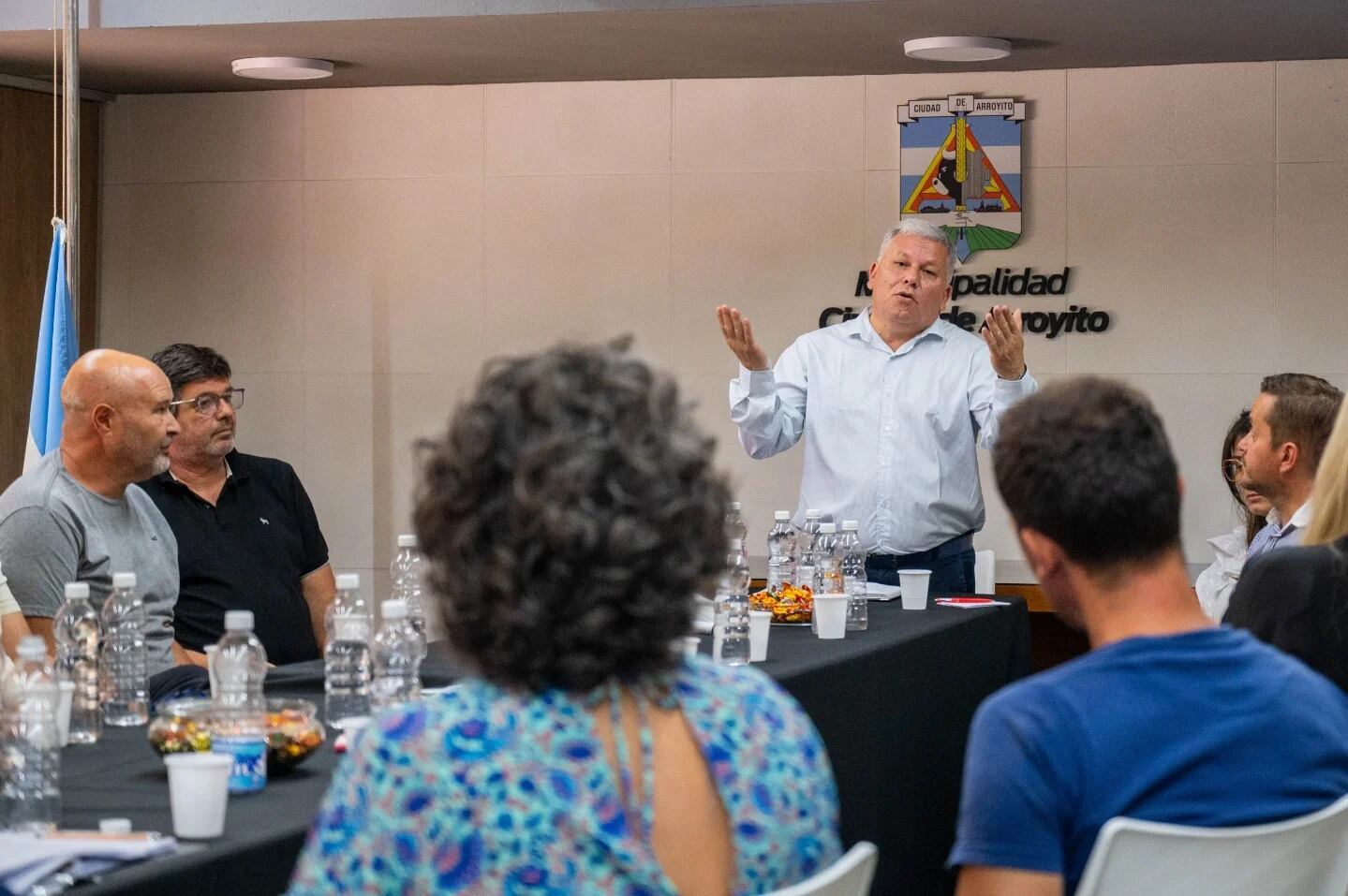 Intendente Benedetti se reunión con representantes de instituciones