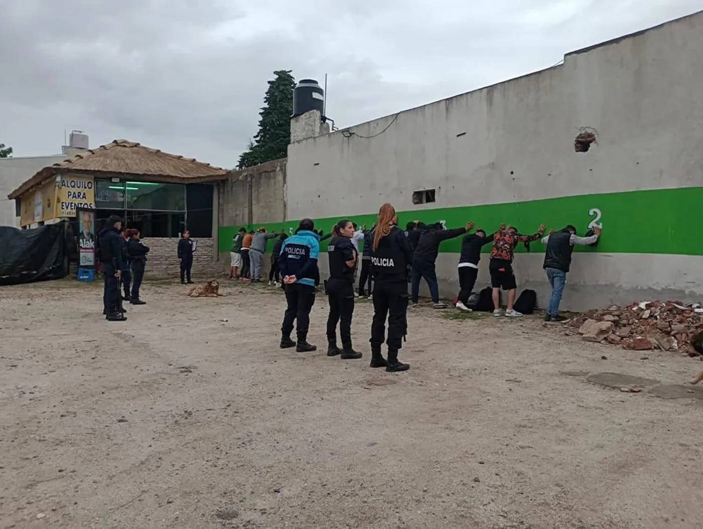 En un principio, fueron detenidas 14 personas, pero sólo se imputó a Grossi.