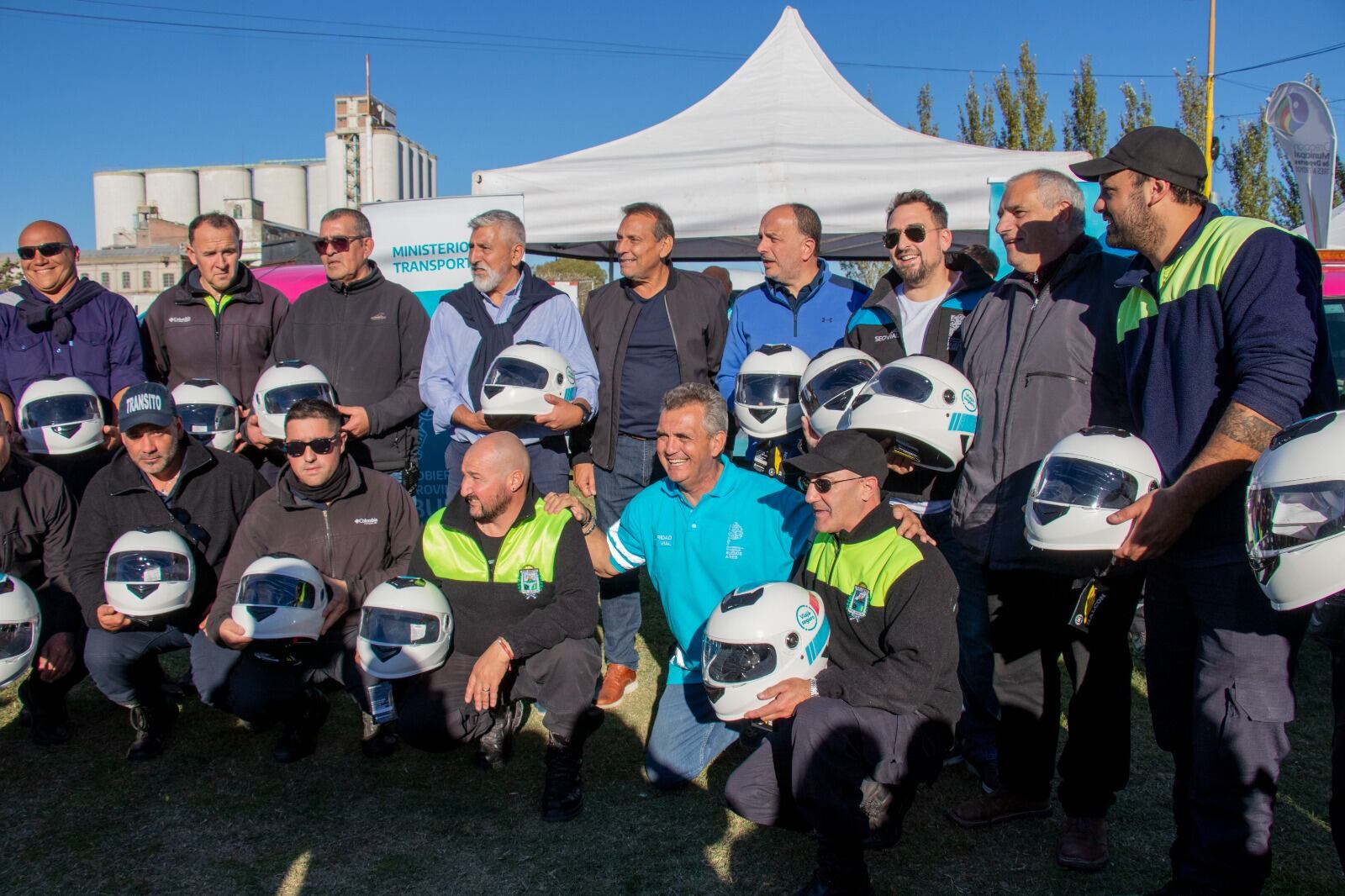 entregaron cascos de protección al personal de Tránsito municipal