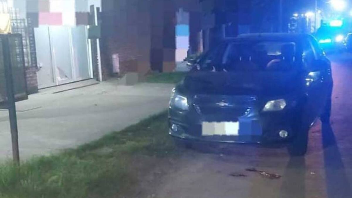 Crimen en Fray Luis Beltrán: lo balearon cuando llegaba en auto con su familia