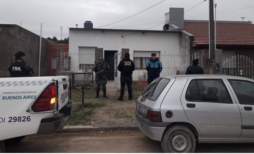 Allanan una vivienda y secuestran una cuchilla durante el procedimiento