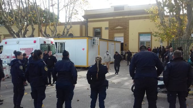 El hospital donde falleció uno de los policías.