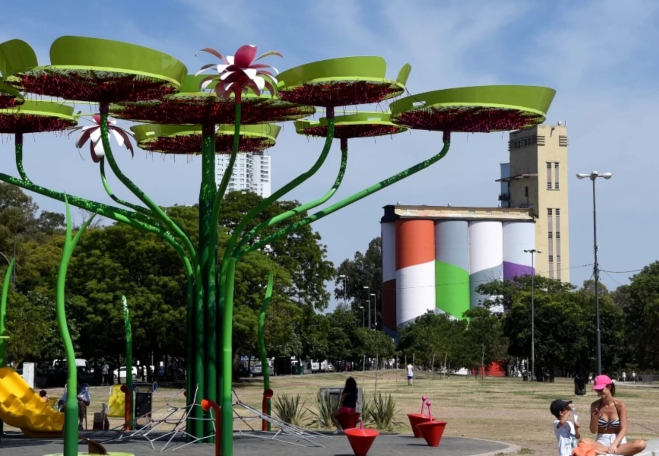 Juegos infantiles, espacios culturales y áreas para picnic.