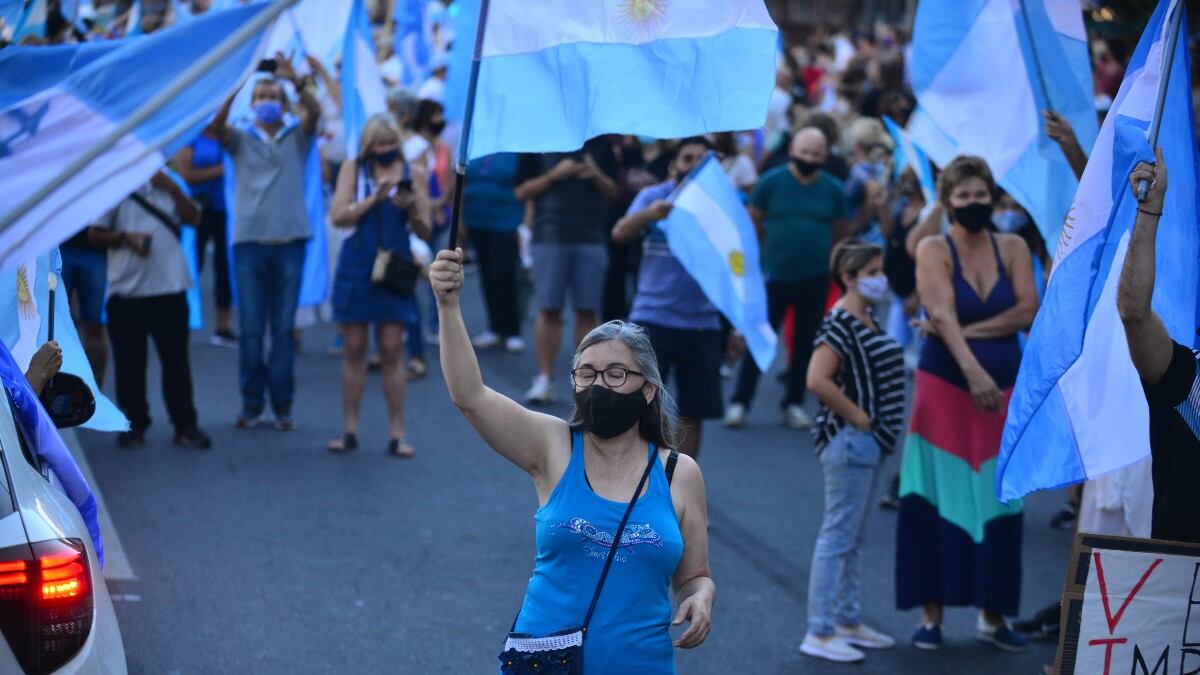 Cientos de personas salieron a la calle, en Córdoba.