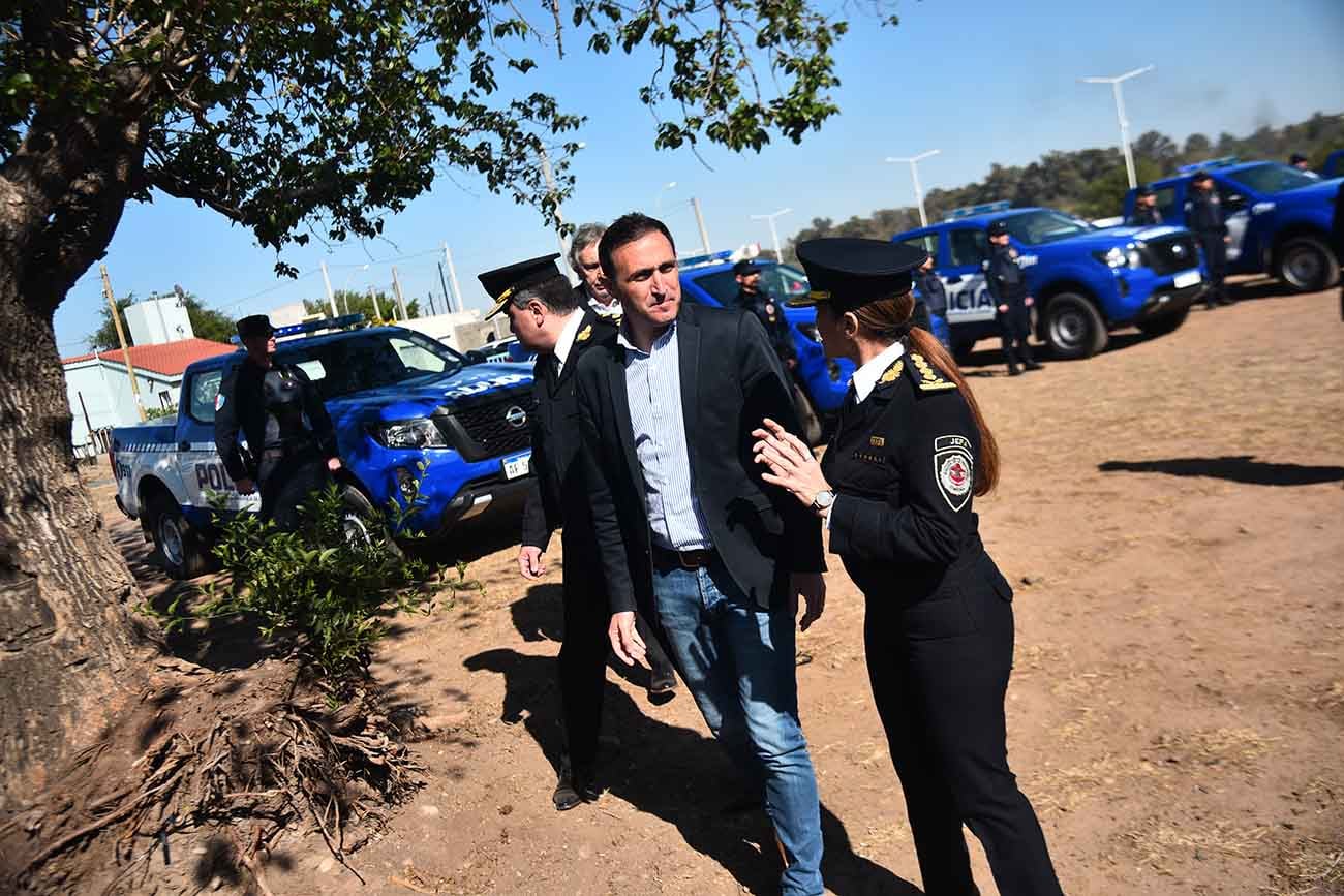 El ministro de Gobierno y Seguridad, Julián López, junto a la Jefa de policía, comisario general Lic. Liliana Rita Zárate Belletti presentarán nuevos vehículos equipados para tareas de prevención y seguridad en distritos de Capital. (Pedro Castillo / La Voz)