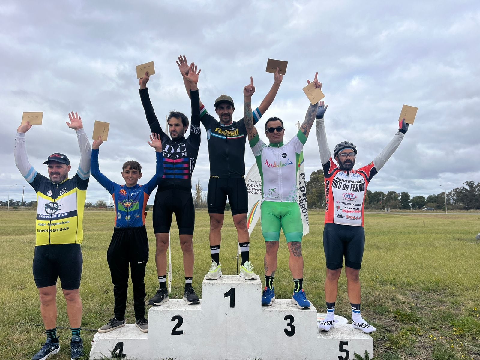 Se llevó a cabo el festival de Ciclismo en la pista municipal