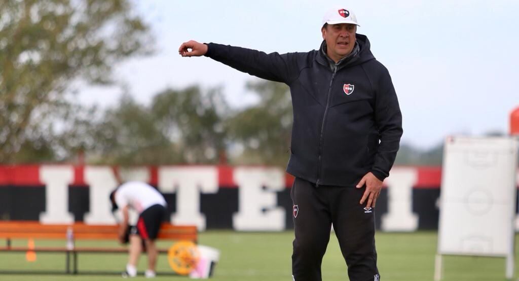 El entrenador Germán Burgos (@newells)