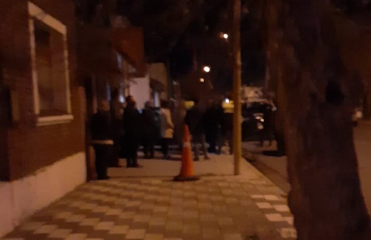 Una persona falleció en la vía pública e investigan las causas