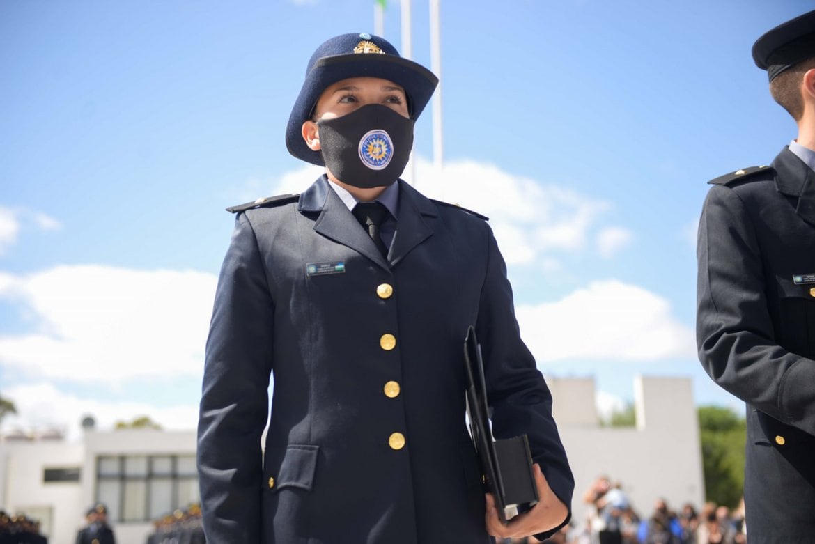 El lenguaje de señas e inglés técnico se sumarán a la preparación de la Policía.