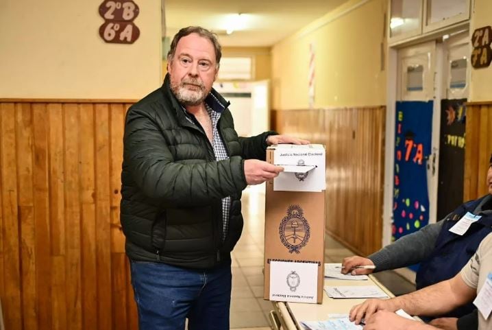 Guillermo Polke votó en horas de la tarde en Santa Cruz.