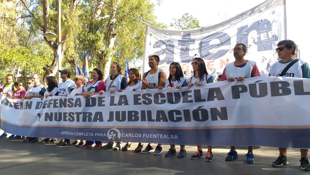 El gremio docente neuquino le respondió a Gutiérrez.