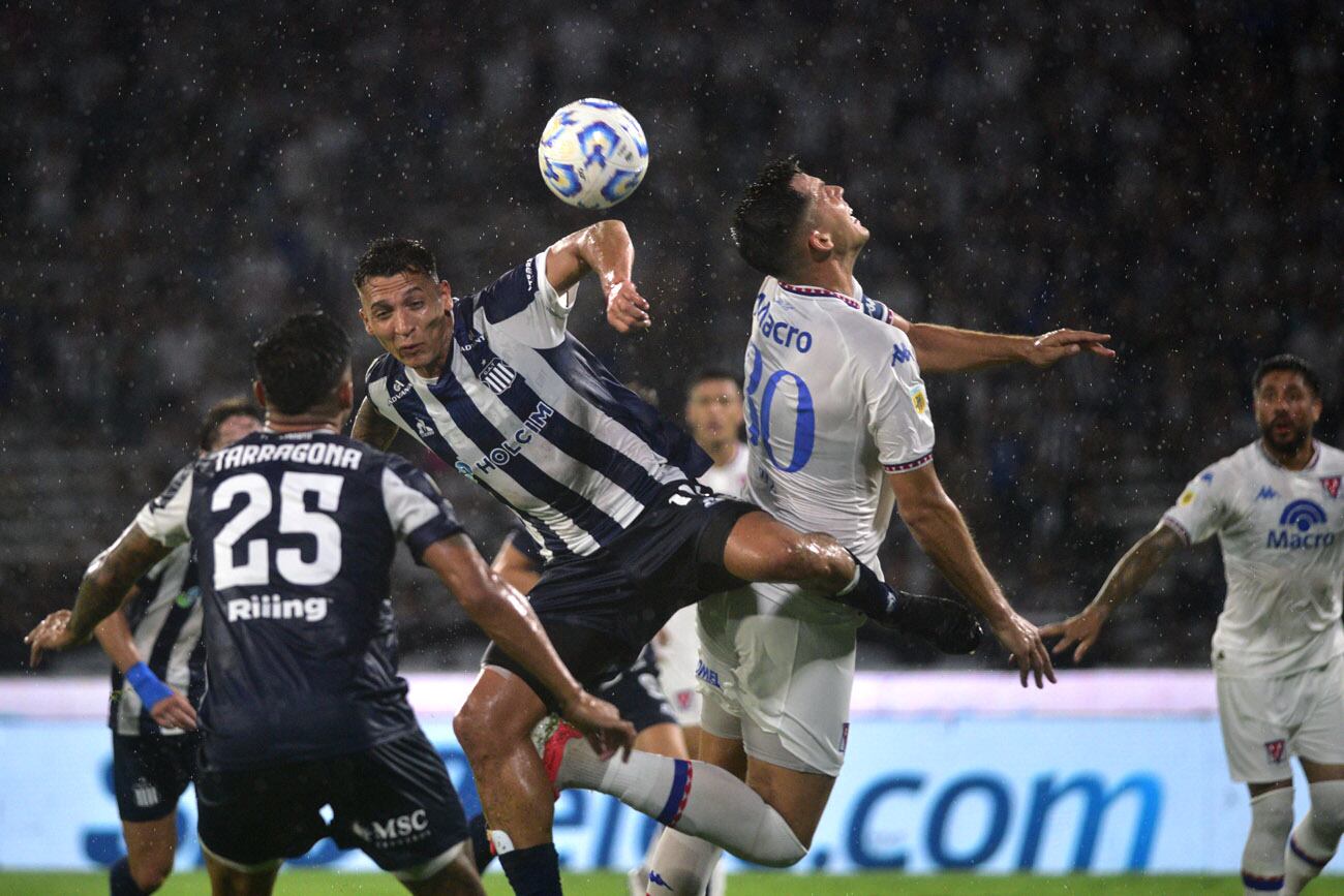 Talleres perdió contra Tigre 2 a 1 en el Estadio Kempes.  (Nicolás Bravo / La Voz)