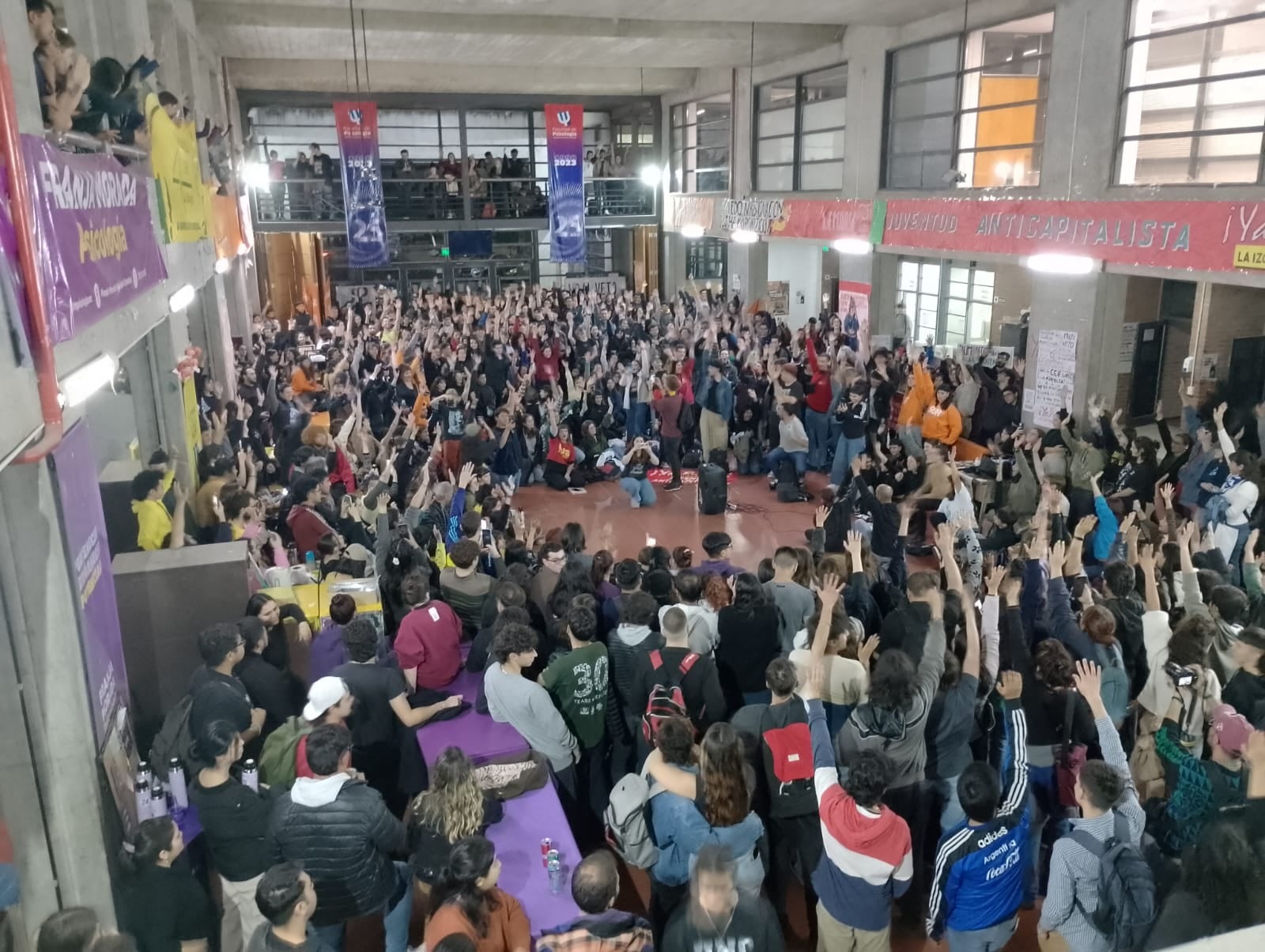 Toma de la Facultad de Psicología, tras el veto del presupuesto universitario.