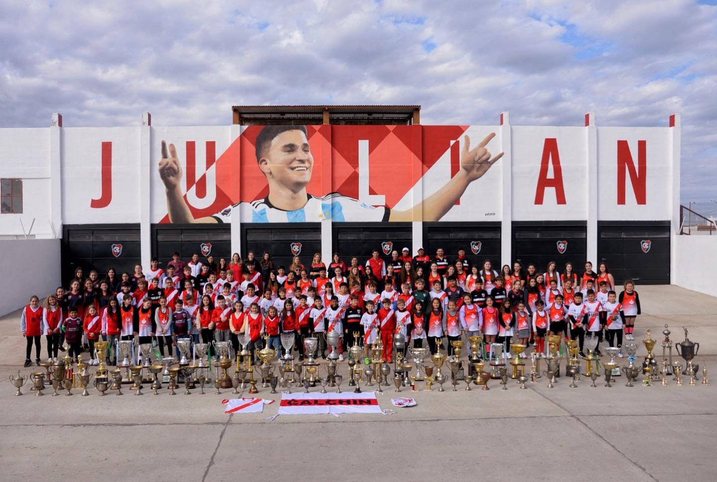 El mural en las instalaciones del club de Calchín.