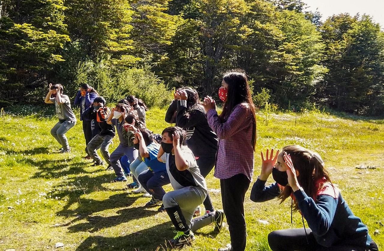 Las colonias de verano organizadas por la Municipalidad de Ushuaia en barrios de la ciudad cumplieron su primera semana de actividades. Con sedes en el SUM del KyD.