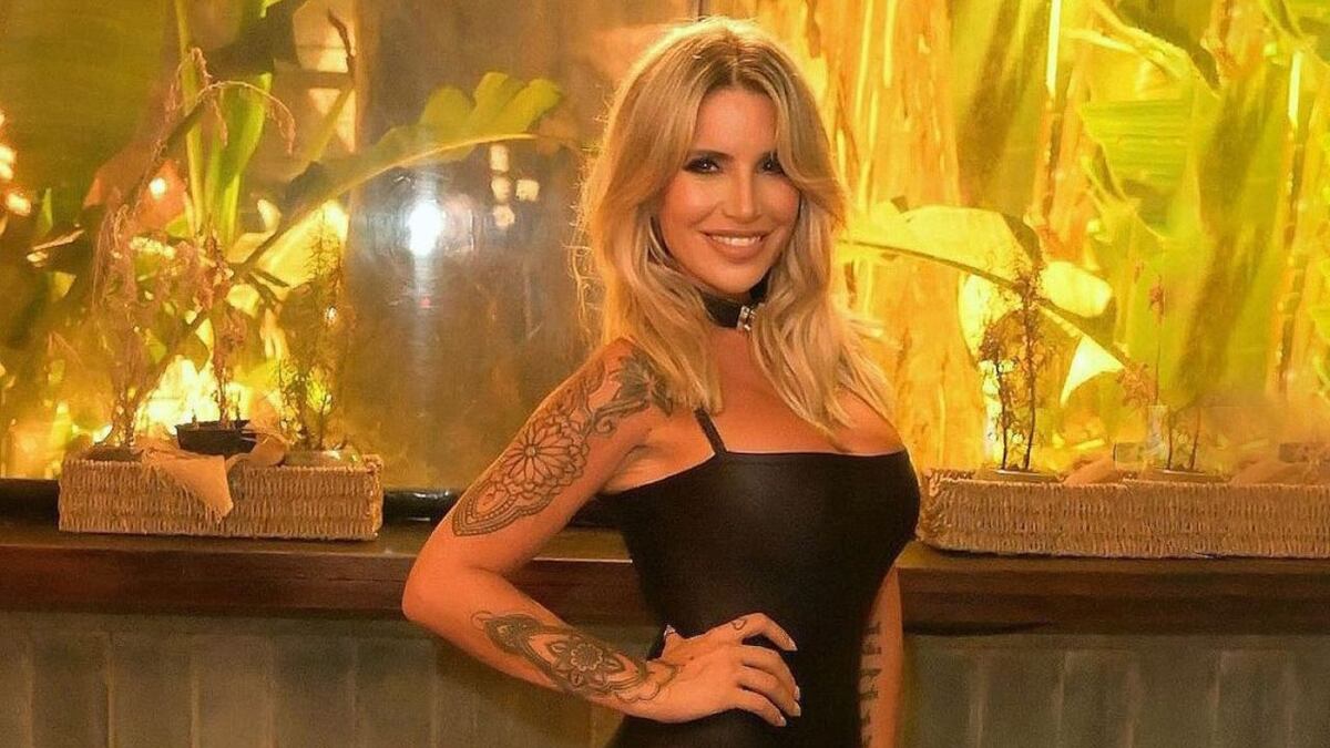 El día que, a lo Coca Sarli, Flor Peña posó sin ropa y solo se tapó con las manos: “Ponele título a esta peli”