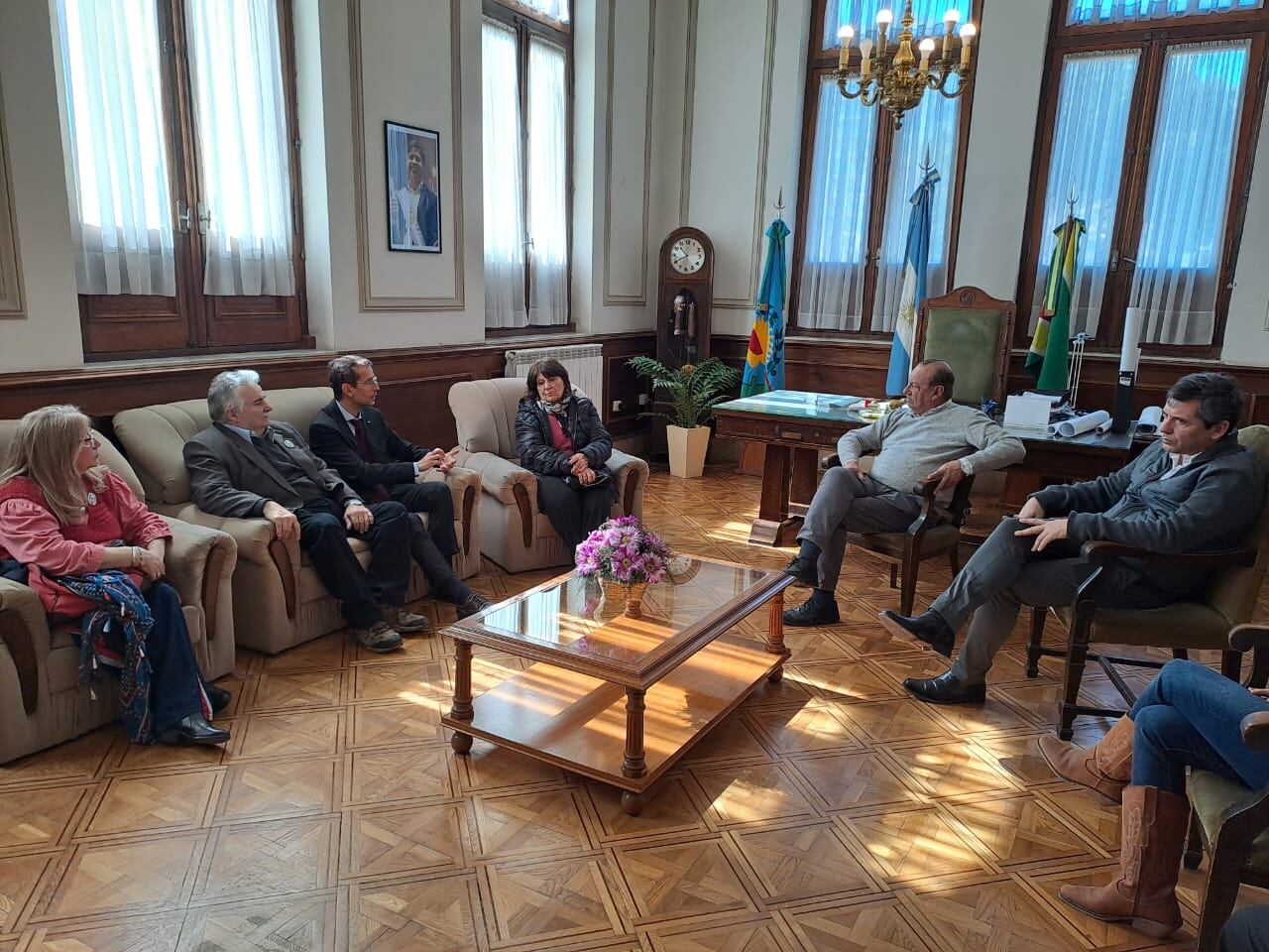 Carlos Sánchez recibió al cónsul de Italia