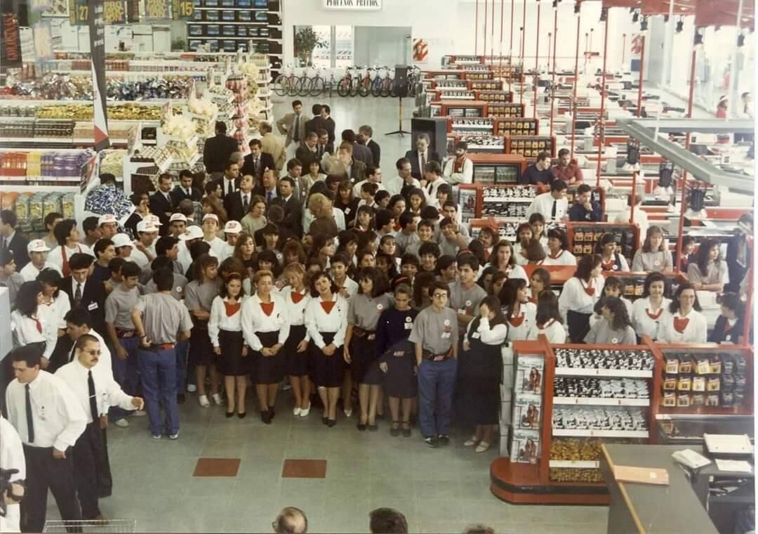 Silvia Natalini en sus primeros años de trabajo en supermercados.