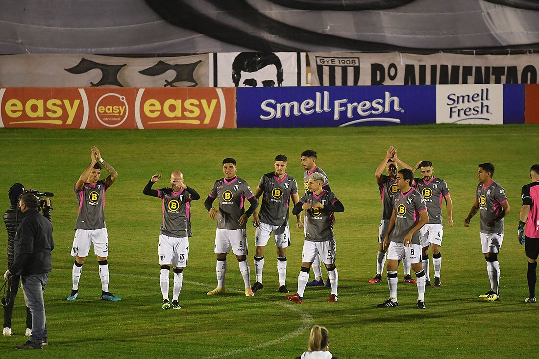 Gimnasia y Esgrima igualó sin goles con San Martín de Tucumán y es líder de la Zona A.