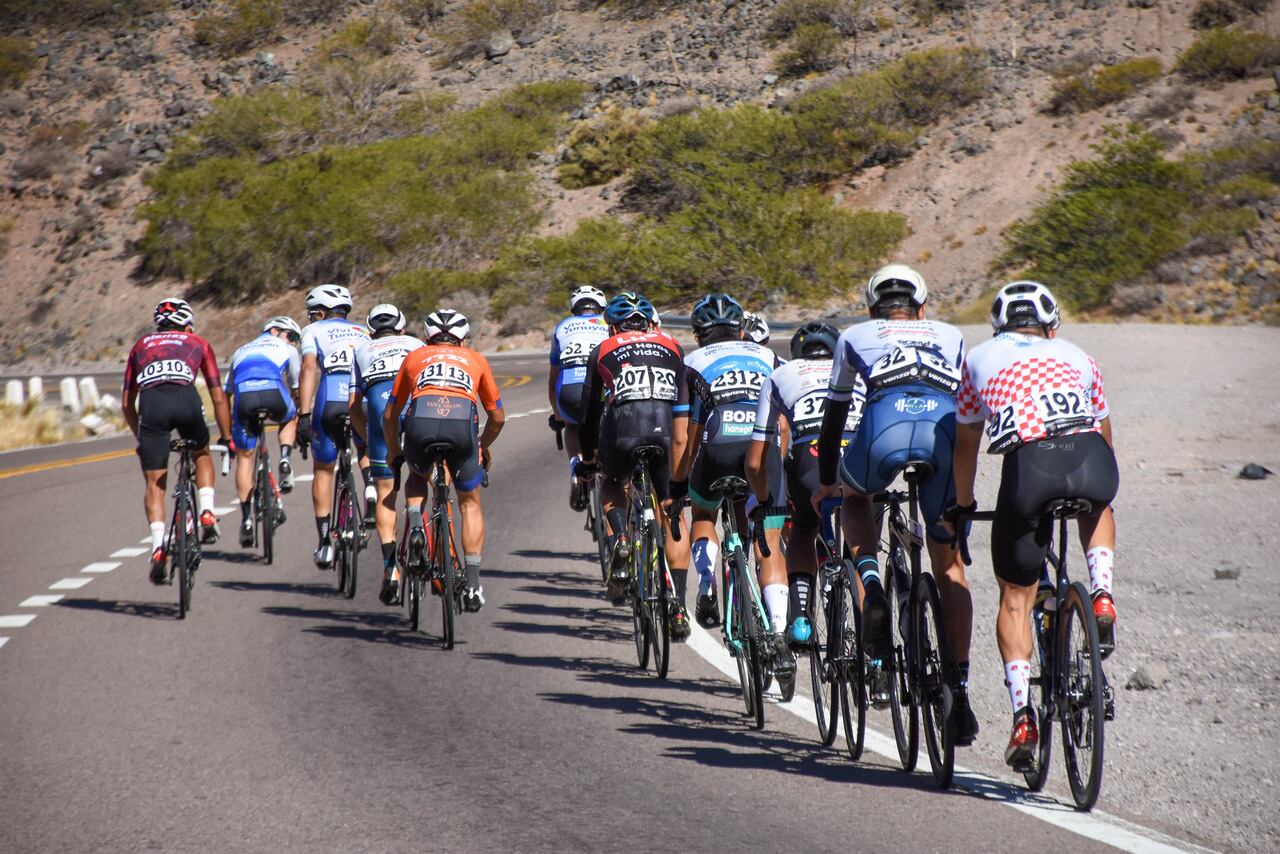 Vuelta de Mendoza 2023, septima etapa, el mendocino Mario Ovejero ganó la etapa reina en el Cristo Redentor.

Foto: Mariana Villa / Los Andes