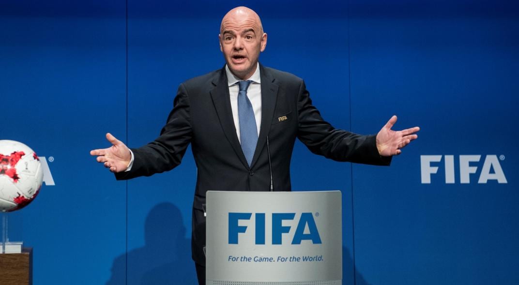 Infantino dijo que fue "una locura" la suspensión del duelo entre Brasil y Argentina. (AP/Archivo)