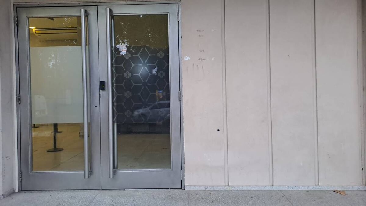 Balacera y amenazas en banco de Villa Gobernador Gálvez: “Se les viene la noche”
