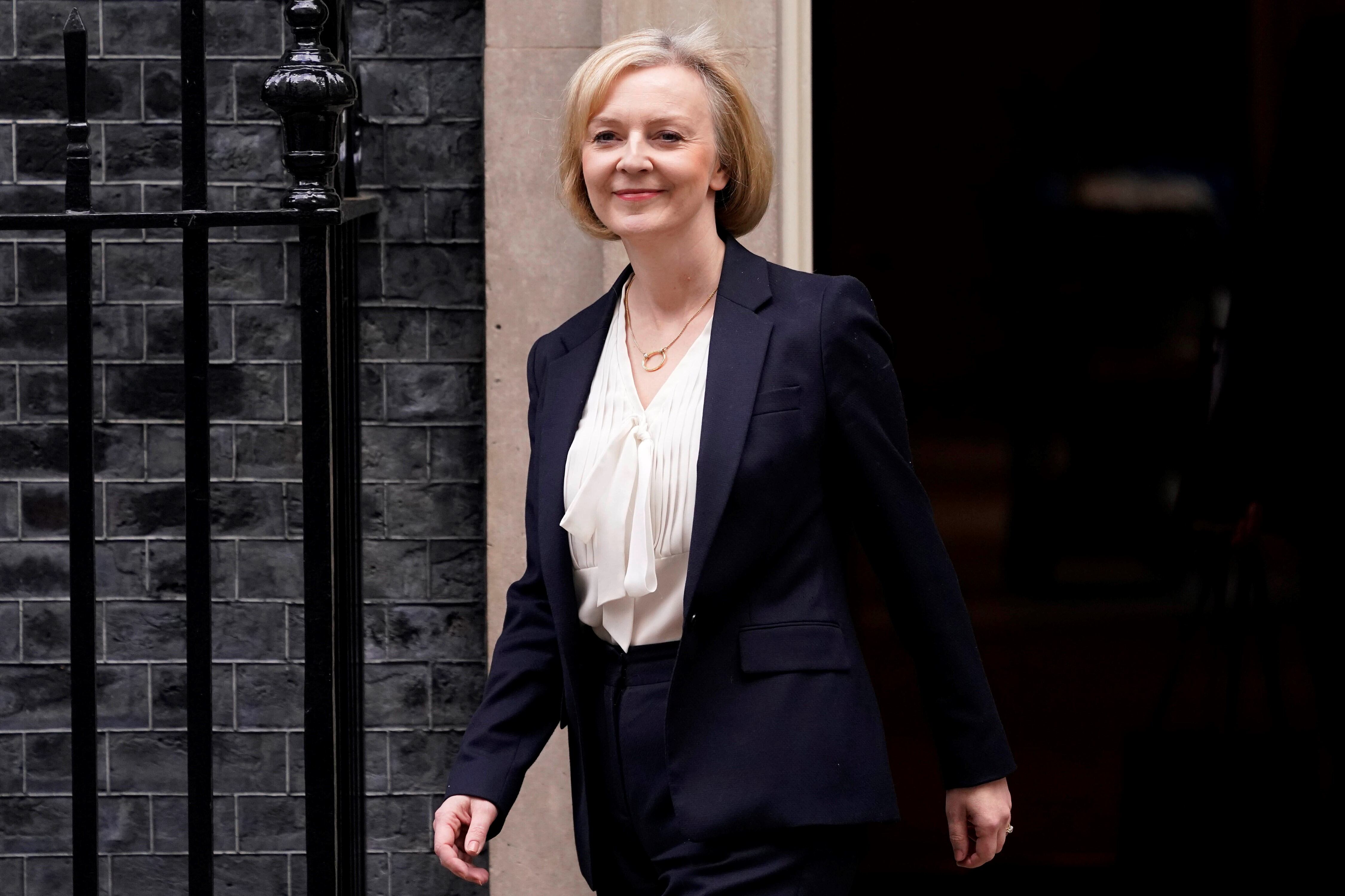 Liz Truss renunció tras 45 días en el cargo y ahora pasará a estar en manos de Rishi Sunak. (AP/Alberto Pezzali)