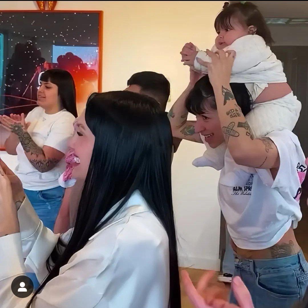 Mientras Christian Nodal y Ángela Aguilar se habrían casado, Cazzu festejaba el cumpleaños de Shaina, la hija de la Joaqui