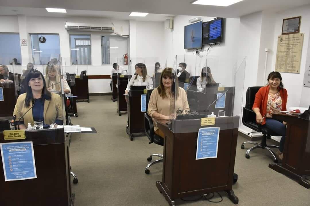 Legisladoras chaqueñas buscan prohibir el uso de bolsas plásticas.