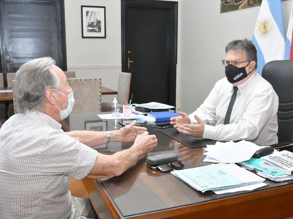 Alfredo Francolini mantuvo una reunión de trabajo con el presidente de la Asociación de Citricultores de Concordia, Enrique Cecilio Taylor.