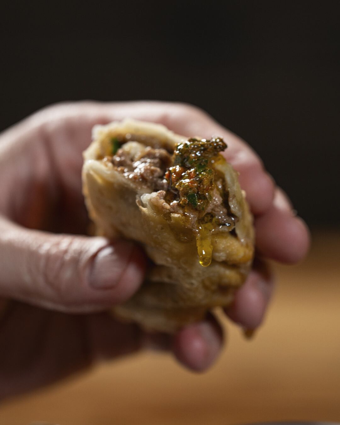 Una empanada en el restaurante donde cenó "Maligno" Torres.