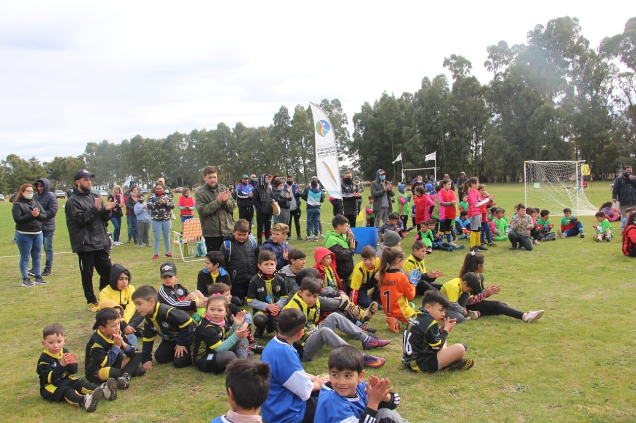 Encuentro barrial de fútbol infantil